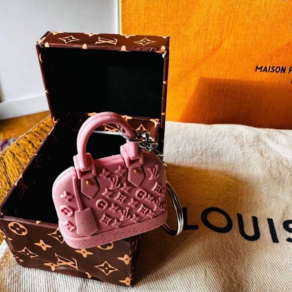 Louis Vuitton Bundle! Brown Epi leather Wallet, Bag, Dustbag, Fashion Keychain - Picture 5 of 12